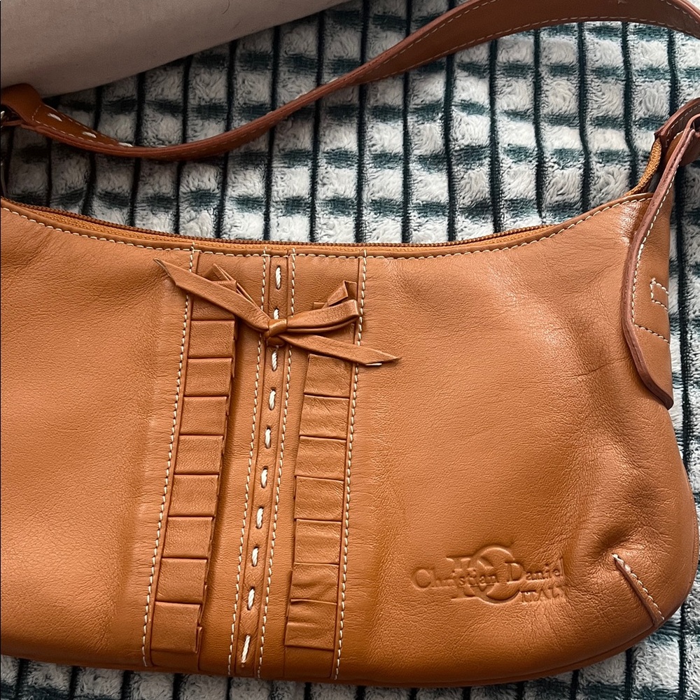 Chic Orange Leather Shoulder Bag